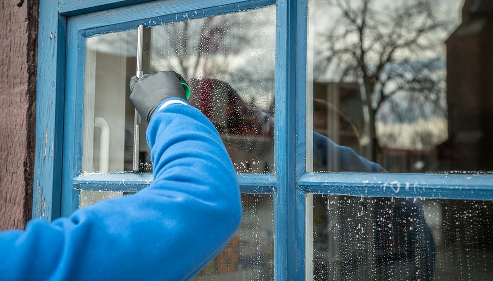 Entretenez et nettoyez désormais votre vitrage de maison sans laisser de traces